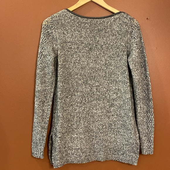 Smart Set ladies sweater with beautiful gray heathering in size extra small. - Picture 2 of 8